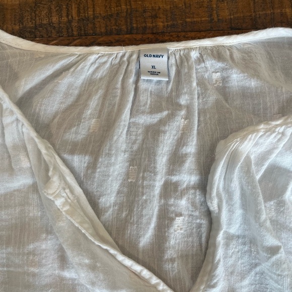 Old Navy White Relaxed lightweight Blouse - Picture 2 of 3
